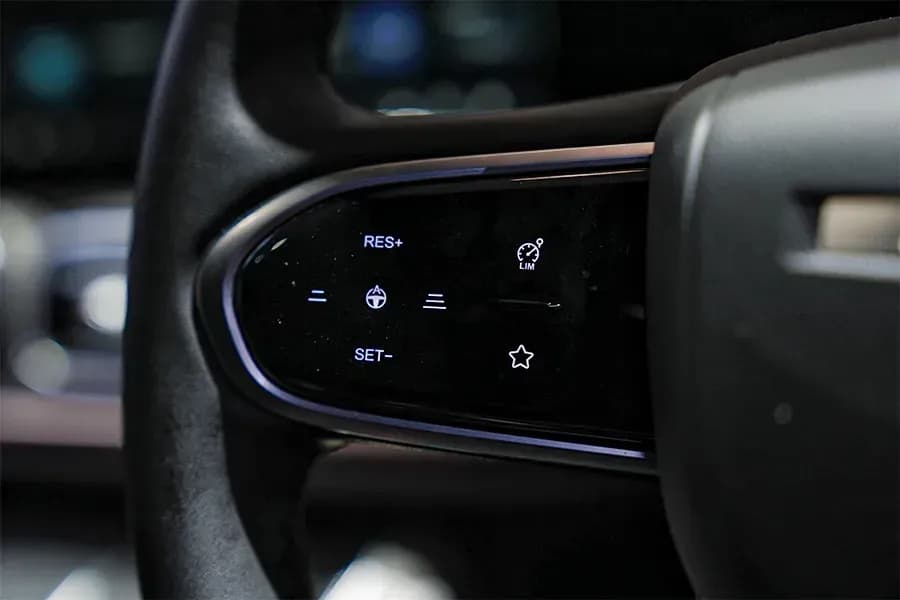 adaptive cruise control adalah